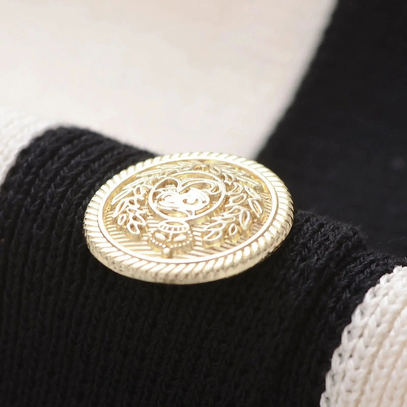 TRAFSHE Summer Women's Knitted Jacket New Casual Fashion Classic Round Neck Single-Breasted Short-Sleeved Sweater Coat Tops