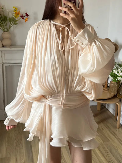 Elegante effen geplooide blouse mini-jurken dames v-hals kant-up lange lantaarn mouw jurk 2025, straat strand roeping korte gewaden